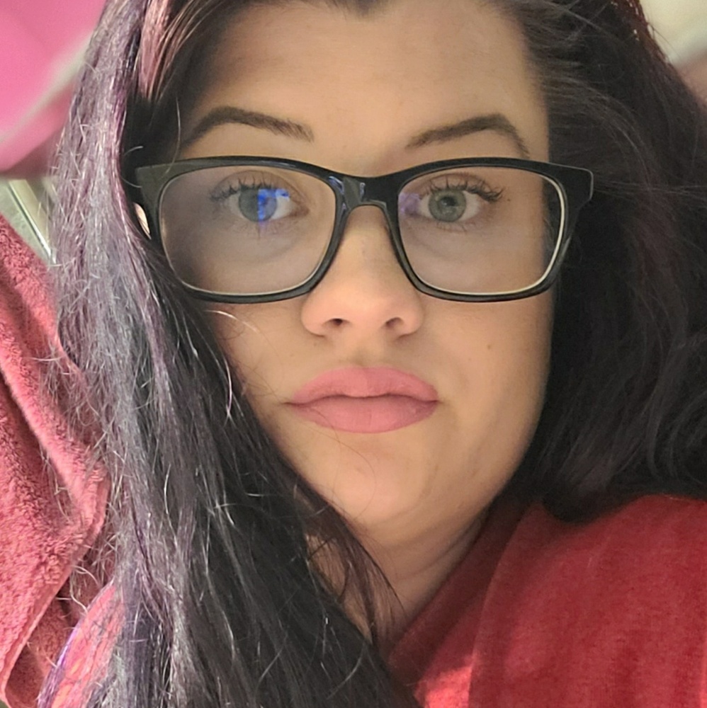 Meet your Posher, Cassondra